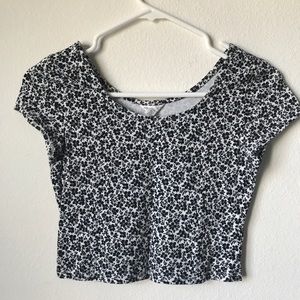 Aeropostale B&W Floral Crop Top